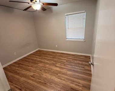 12381 Mastin Cove Road - Photo Thumbnail 15