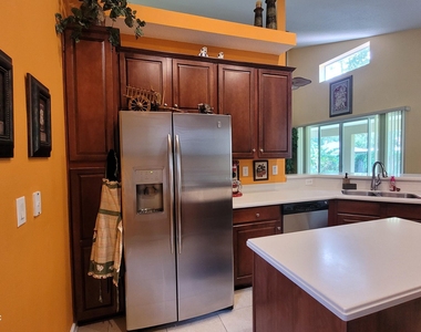 8247 Hedgewood Drive - Photo Thumbnail 11