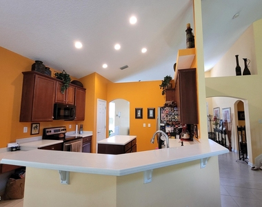 8247 Hedgewood Drive - Photo Thumbnail 12