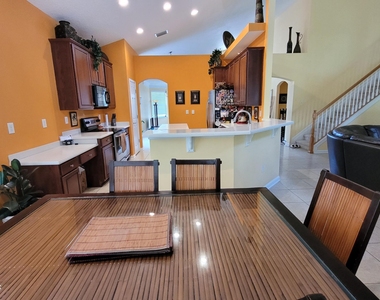 8247 Hedgewood Drive - Photo Thumbnail 21