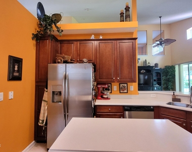 8247 Hedgewood Drive - Photo Thumbnail 10