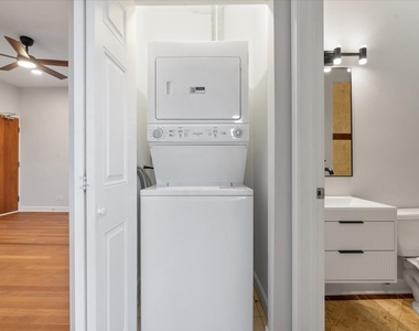 3518 N Hamlin Avenue - Photo Thumbnail 12