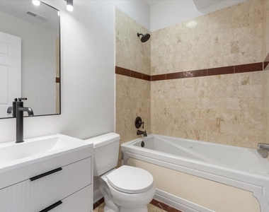 3518 N Hamlin Avenue - Photo Thumbnail 9