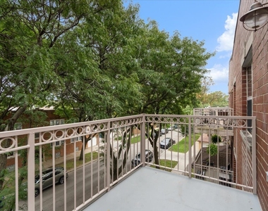 3518 N Hamlin Avenue - Photo Thumbnail 13