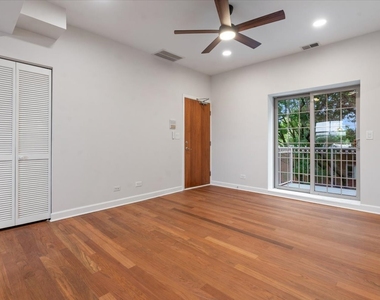 3518 N Hamlin Avenue - Photo Thumbnail 3