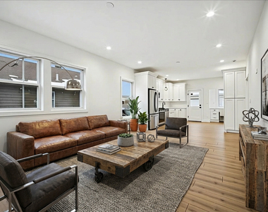 247 Highwood Avenue - Photo Thumbnail 2