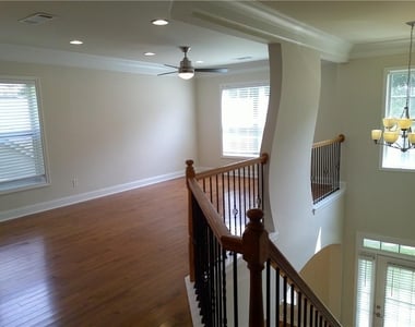 2302 Jasmine Glen Drive - Photo Thumbnail 20