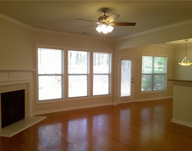 2302 Jasmine Glen Drive - Photo Thumbnail 11
