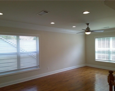 2302 Jasmine Glen Drive - Photo Thumbnail 21