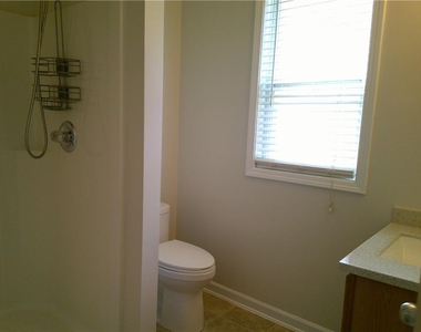 2302 Jasmine Glen Drive - Photo Thumbnail 19