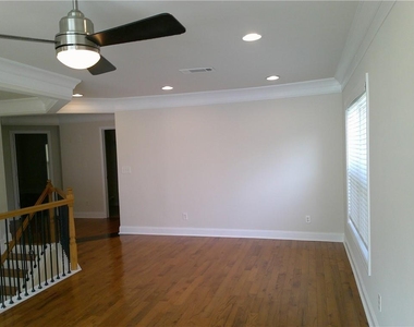 2302 Jasmine Glen Drive - Photo Thumbnail 23