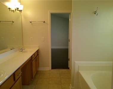 2302 Jasmine Glen Drive - Photo Thumbnail 29