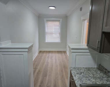 4753 N Monticello Avenue - Photo Thumbnail 10