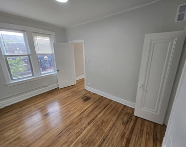 4753 N Monticello Avenue - Photo Thumbnail 6