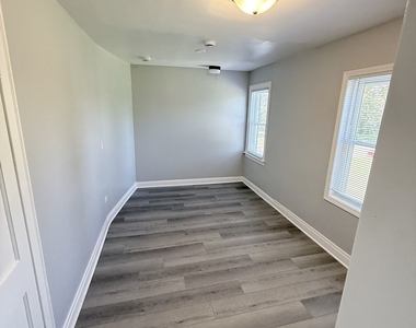 13727 S Homan Avenue - Photo Thumbnail 7