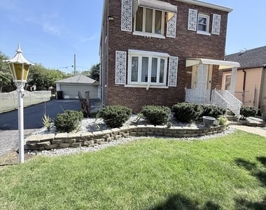 13727 S Homan Avenue - Photo Thumbnail 1