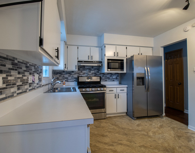 500 N Westwood Avenue - Photo Thumbnail 10
