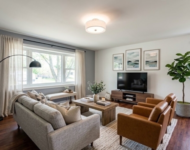 500 N Westwood Avenue - Photo Thumbnail 3