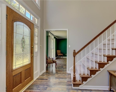 6310 Black Oak Drive - Photo Thumbnail 4