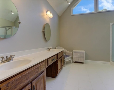 6310 Black Oak Drive - Photo Thumbnail 25