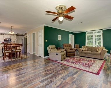 6310 Black Oak Drive - Photo Thumbnail 10