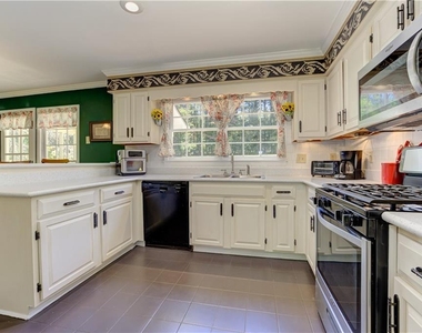 6310 Black Oak Drive - Photo Thumbnail 13