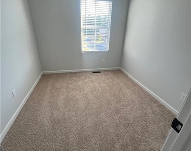 700 Payton Lane - Photo Thumbnail 16