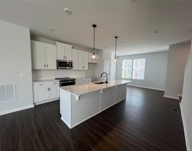 700 Payton Lane - Photo Thumbnail 5