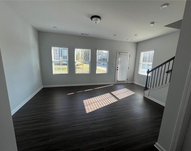 700 Payton Lane - Photo Thumbnail 1