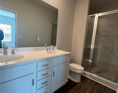 700 Payton Lane - Photo Thumbnail 13
