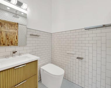 1453 W Garfield Boulevard - Photo Thumbnail 11