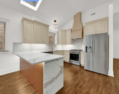1453 W Garfield Boulevard - Photo Thumbnail 5