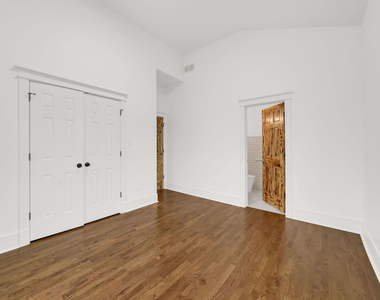 1453 W Garfield Boulevard - Photo Thumbnail 10