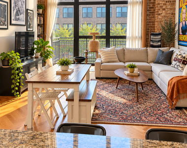1040 W Adams Street - Photo Thumbnail 1