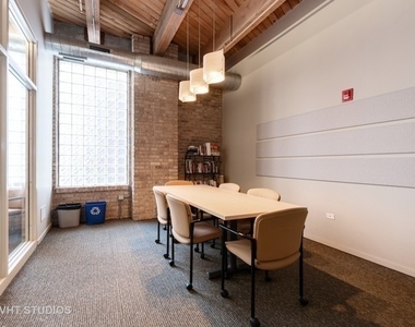 1040 W Adams Street - Photo Thumbnail 12