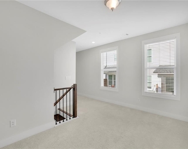 1252 Windmill Parkway - Photo Thumbnail 13