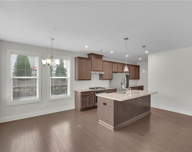 1252 Windmill Parkway - Photo Thumbnail 7