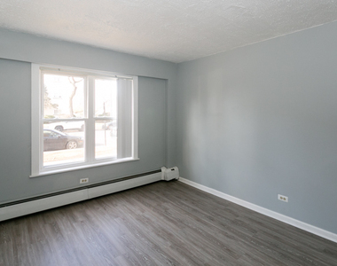 7333 N Ridge Boulevard - Photo Thumbnail 16