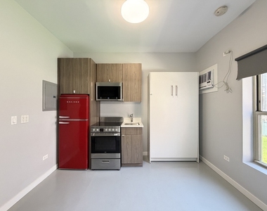 4700 N Racine Avenue - Photo Thumbnail 1