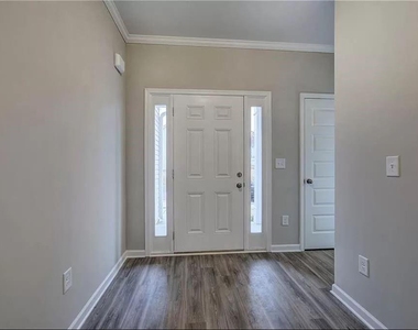 305 Melody Lane Ne - Photo Thumbnail 1