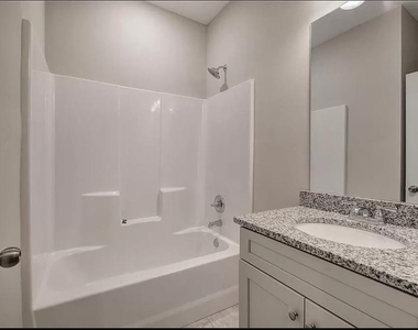 305 Melody Lane Ne - Photo Thumbnail 28