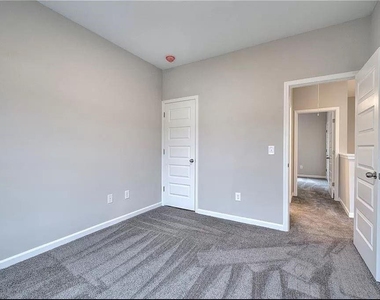 305 Melody Lane Ne - Photo Thumbnail 24