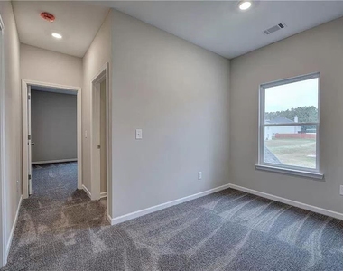 305 Melody Lane Ne - Photo Thumbnail 15