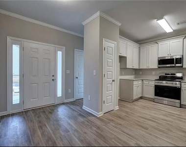 305 Melody Lane Ne - Photo Thumbnail 3