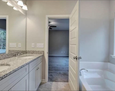 305 Melody Lane Ne - Photo Thumbnail 20