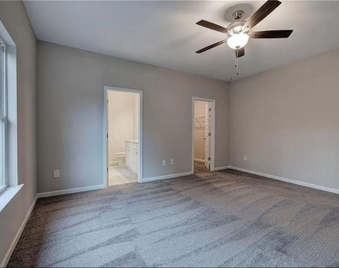 305 Melody Lane Ne - Photo Thumbnail 16