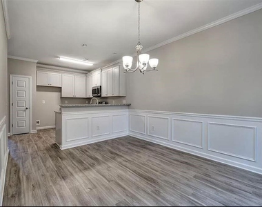 305 Melody Lane Ne - Photo Thumbnail 8