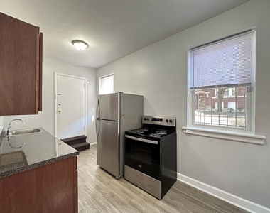 4503 N Malden Street - Photo Thumbnail 2