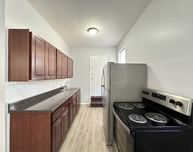 4503 N Malden Street - Photo Thumbnail 1