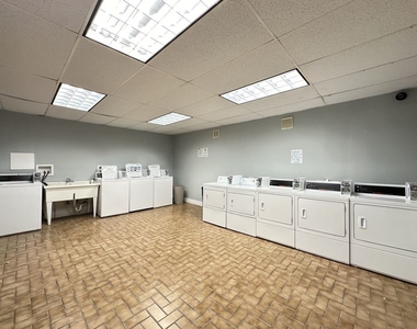 4503 N Malden Street - Photo Thumbnail 19